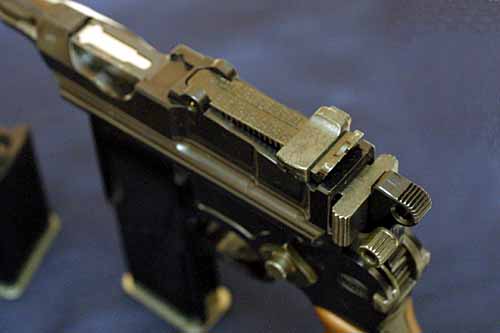 GUN